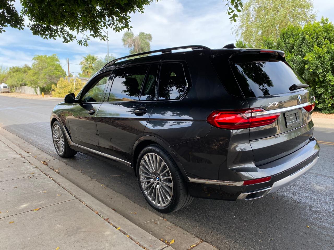 BMW X7 xDrive40i Sports Activity Vehicle 2020