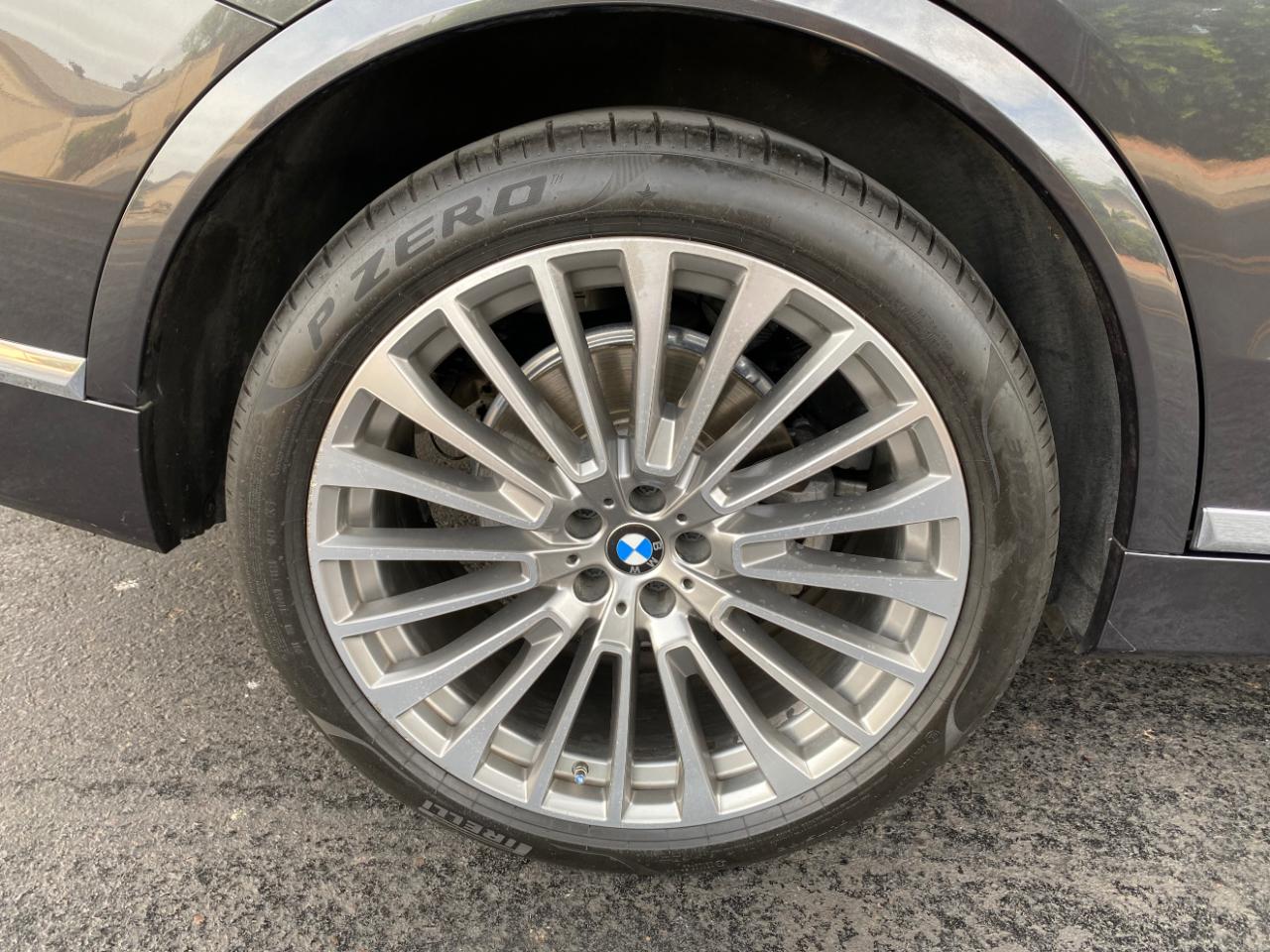 BMW X7 xDrive40i Sports Activity Vehicle 2020