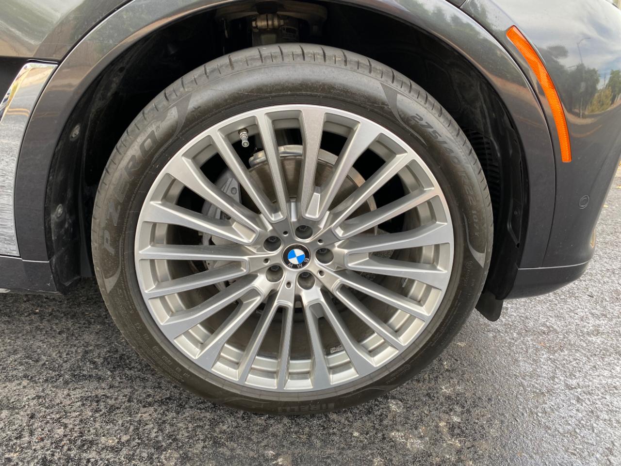 BMW X7 xDrive40i Sports Activity Vehicle 2020