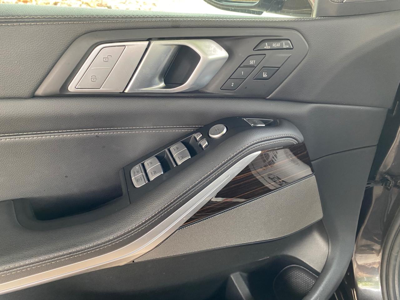 BMW X7 xDrive40i Sports Activity Vehicle 2020