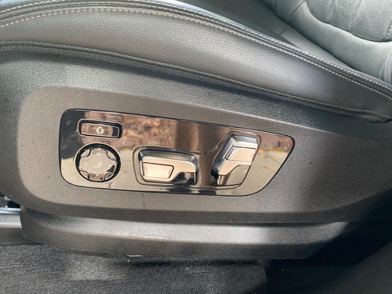 BMW X7 xDrive40i Sports Activity Vehicle 2020