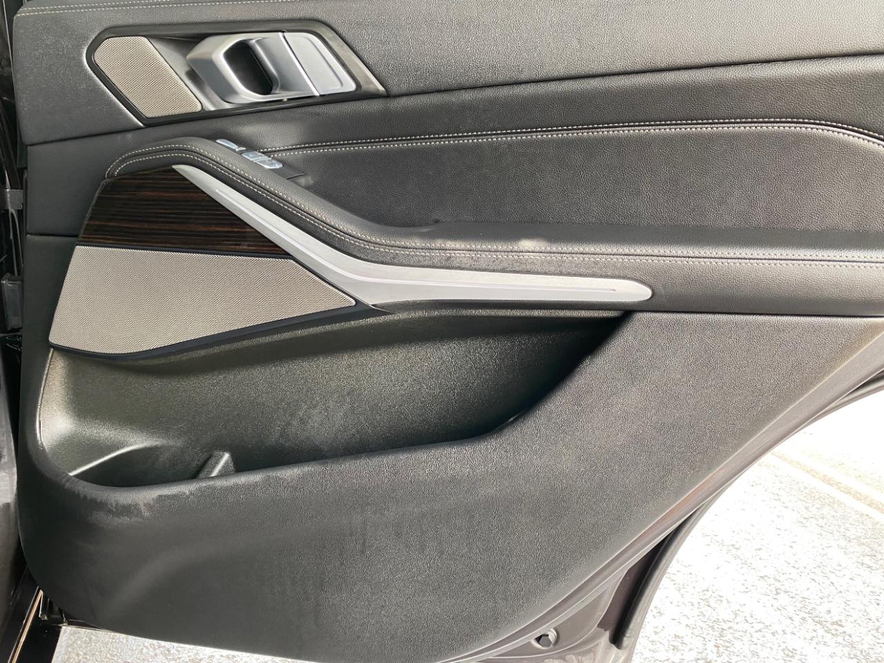 BMW X7 xDrive40i Sports Activity Vehicle 2020