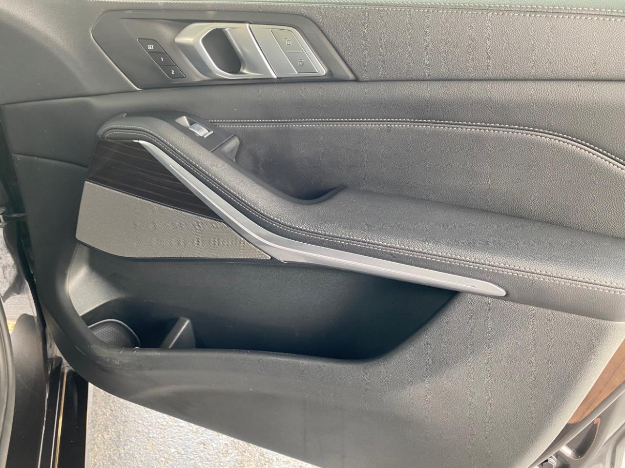 BMW X7 xDrive40i Sports Activity Vehicle 2020