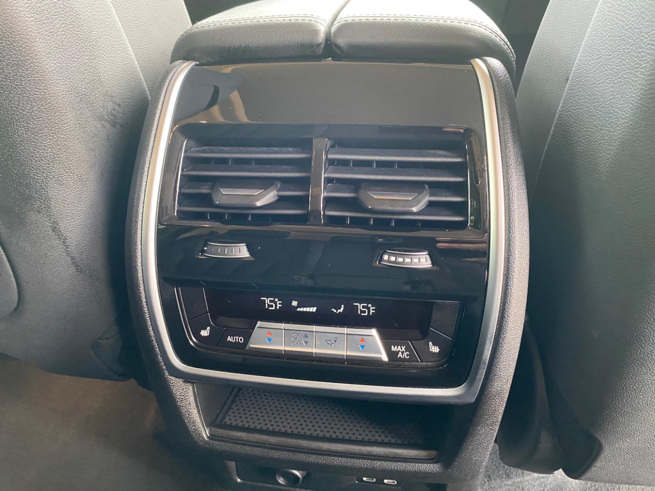 BMW X7 xDrive40i Sports Activity Vehicle 2020