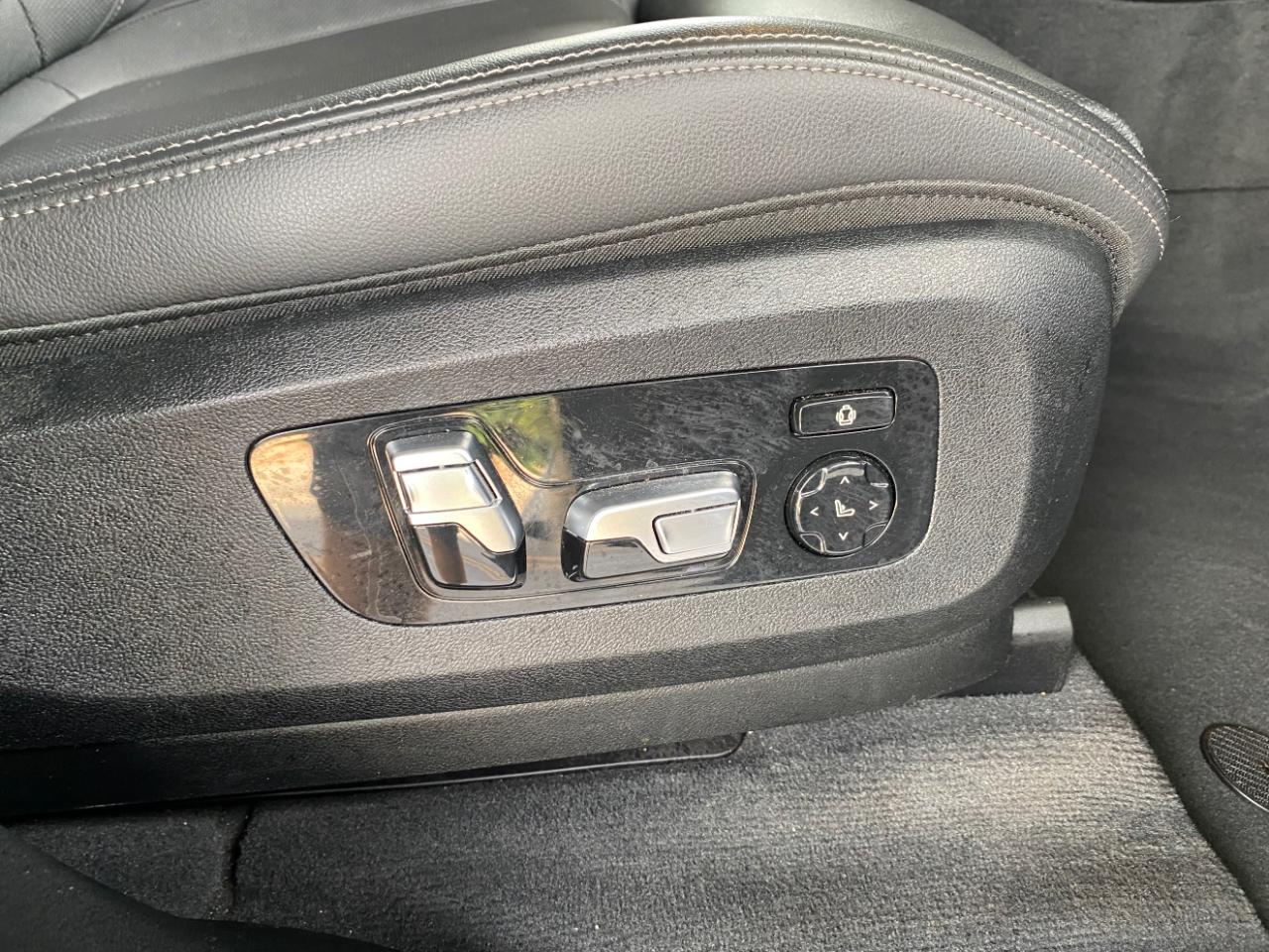 BMW X7 xDrive40i Sports Activity Vehicle 2020