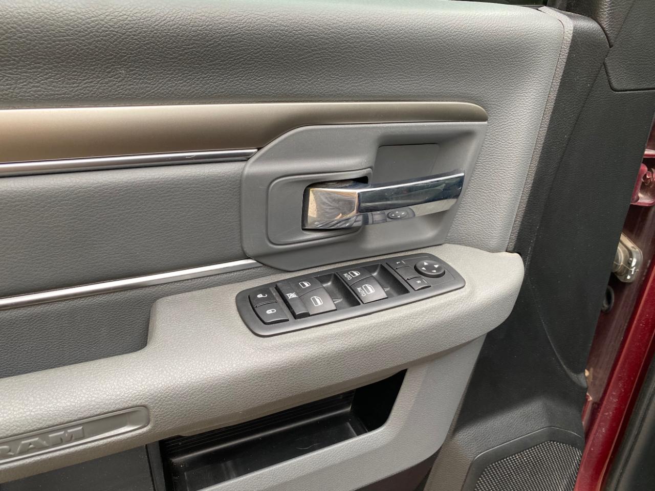 RAM 1500 Classic Warlock 4x2 Quad Cab 6'4" Box 2020