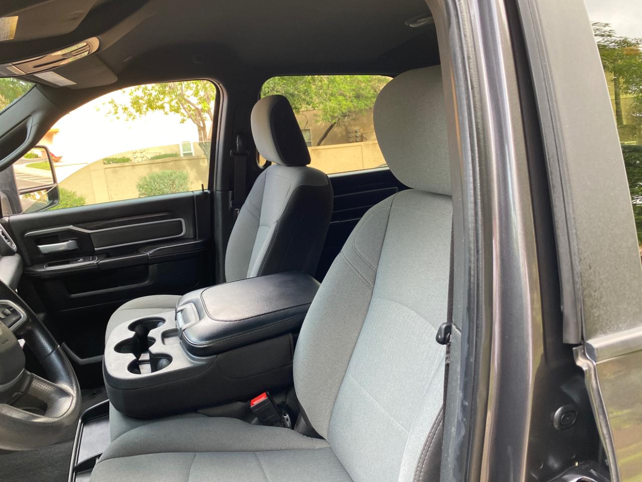 RAM 2500 Big Horn 4x4 Crew Cab 6'4" Box 2024