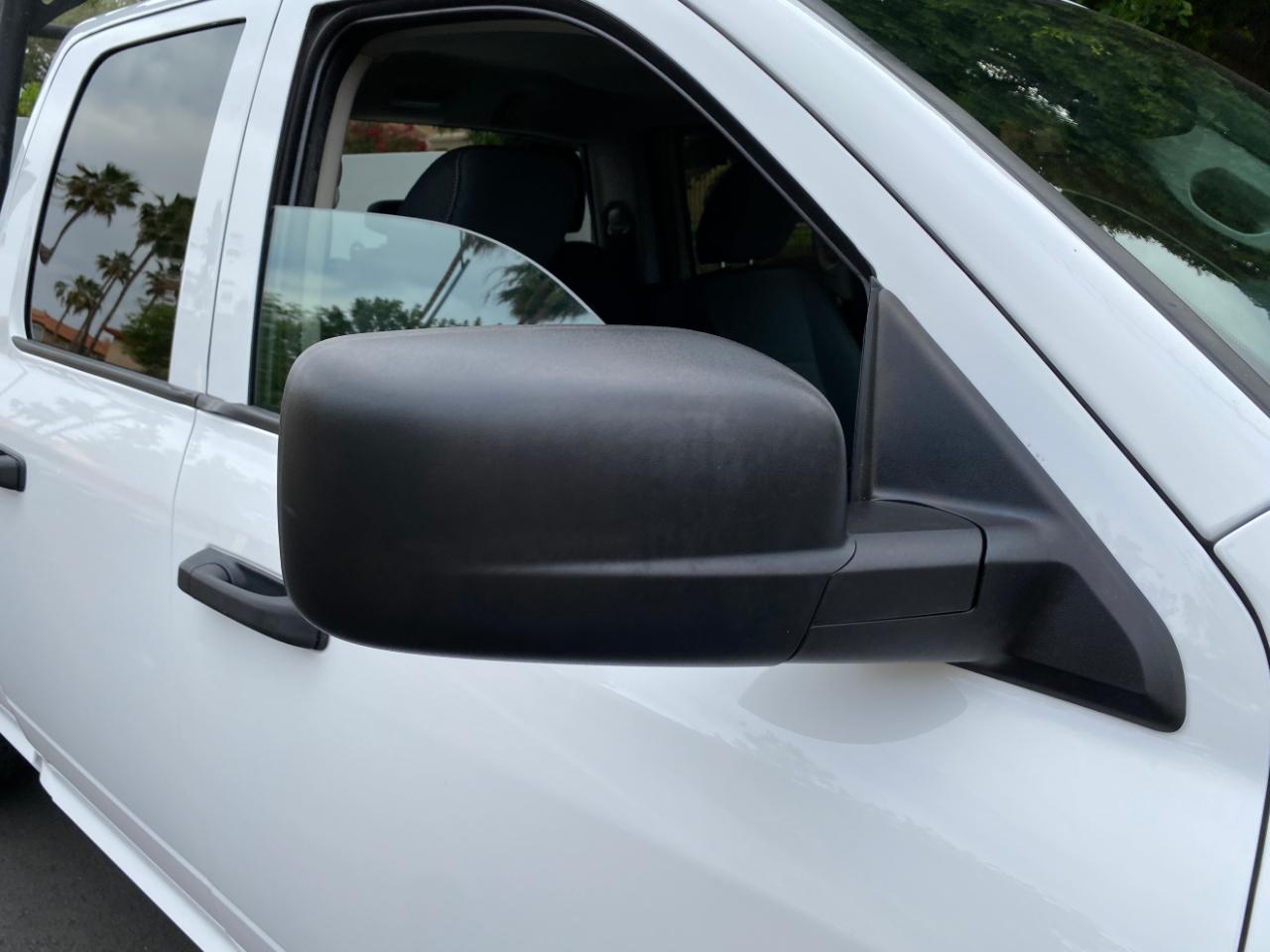 RAM 1500 Classic Tradesman 4x2 Quad Cab 6'4" Box 2021