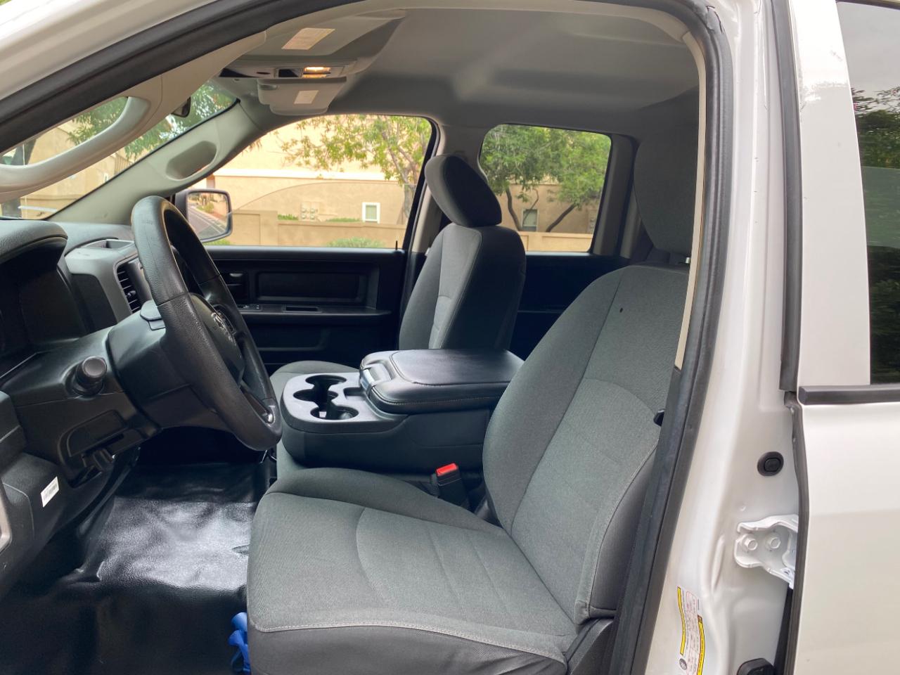 RAM 1500 Classic Tradesman 4x2 Quad Cab 6'4" Box 2021