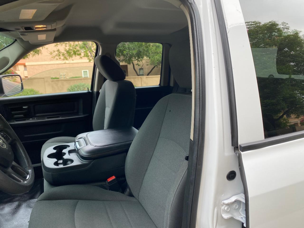 RAM 1500 Classic Tradesman 4x2 Quad Cab 6'4" Box 2021