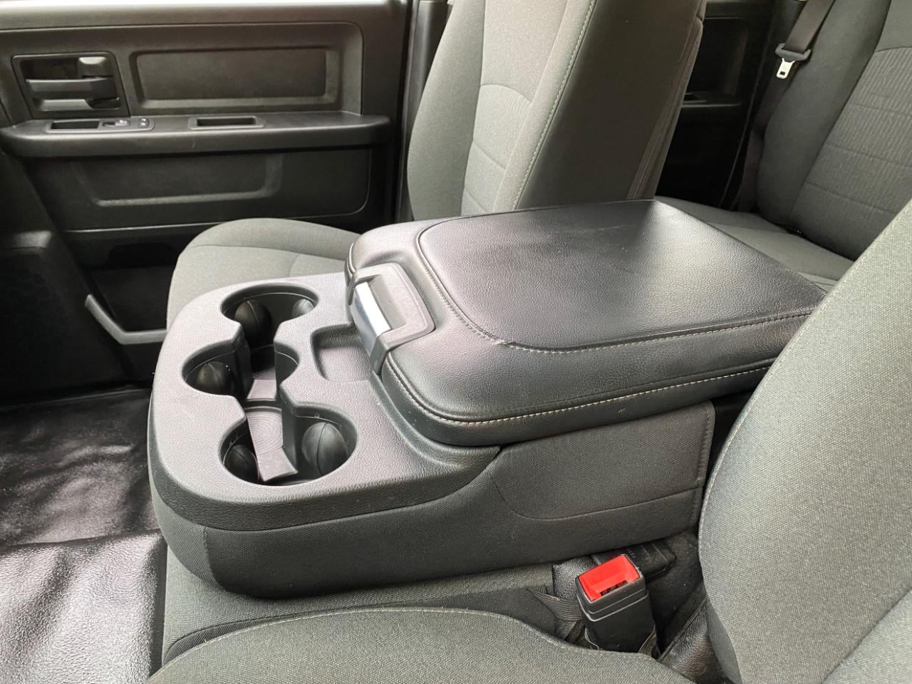 RAM 1500 Classic Tradesman 4x2 Quad Cab 6'4" Box 2021