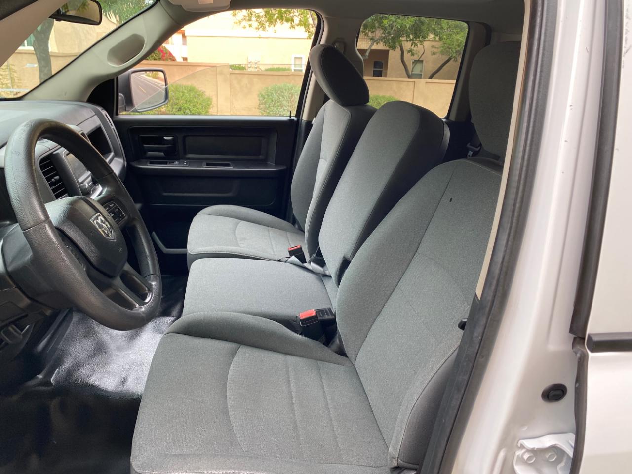 RAM 1500 Classic Tradesman 4x2 Quad Cab 6'4" Box 2021