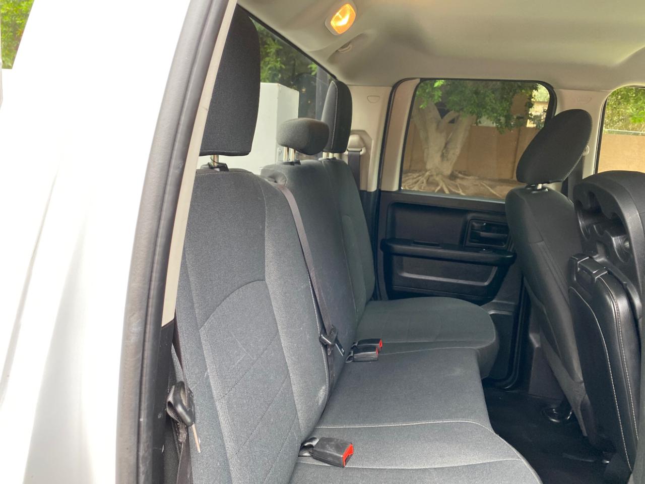 RAM 1500 Classic Tradesman 4x2 Quad Cab 6'4" Box 2021