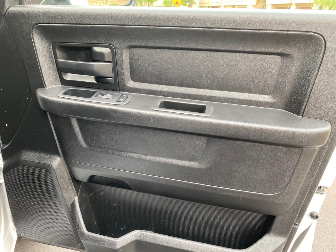 RAM 1500 Classic Tradesman 4x2 Quad Cab 6'4" Box 2021