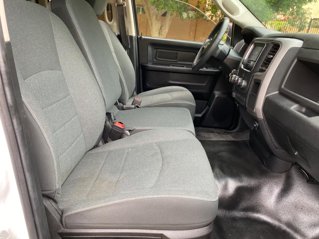 RAM 1500 Classic Tradesman 4x2 Quad Cab 6'4" Box 2021