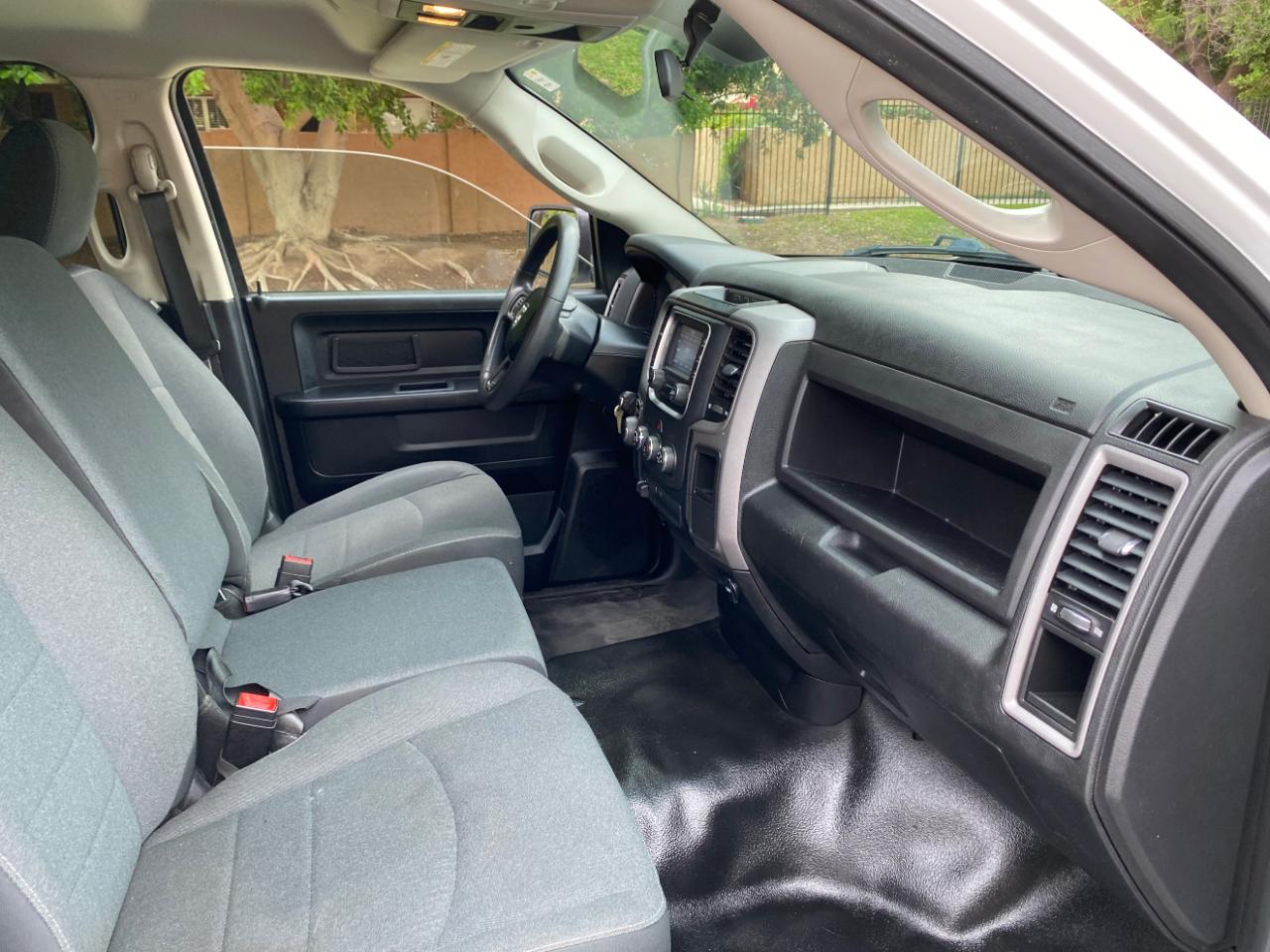 RAM 1500 Classic Tradesman 4x2 Quad Cab 6'4" Box 2021