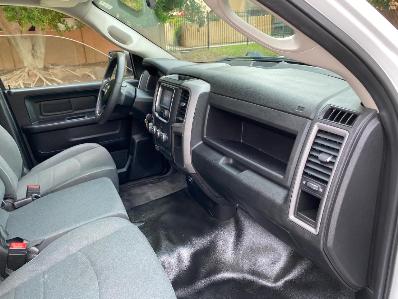 RAM 1500 Classic Tradesman 4x2 Quad Cab 6'4" Box 2021