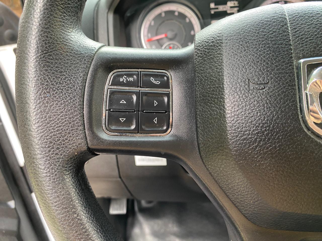 RAM 1500 Classic Tradesman 4x2 Quad Cab 6'4" Box 2021