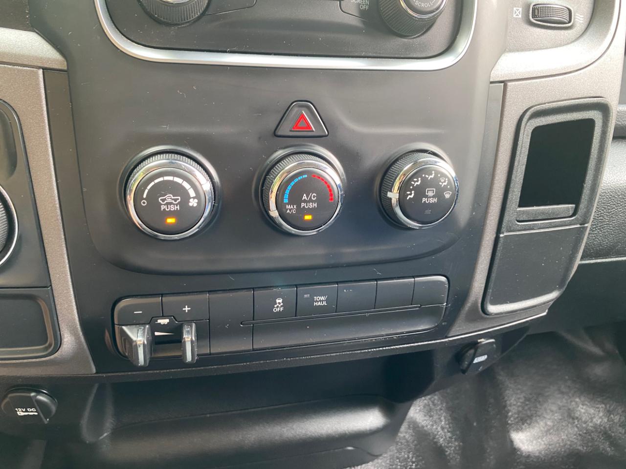 RAM 1500 Classic Tradesman 4x2 Quad Cab 6'4" Box 2021