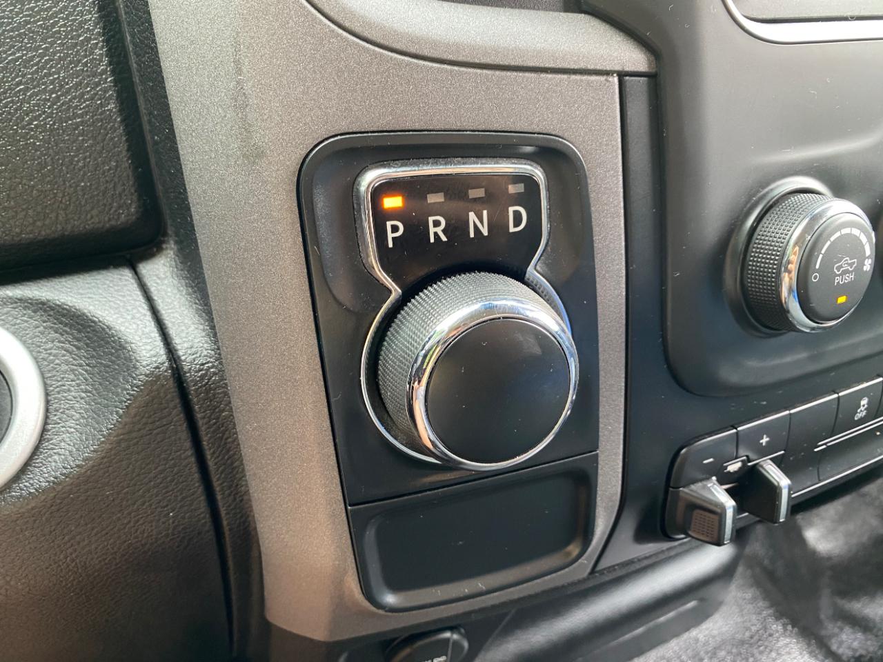 RAM 1500 Classic Tradesman 4x2 Quad Cab 6'4" Box 2021