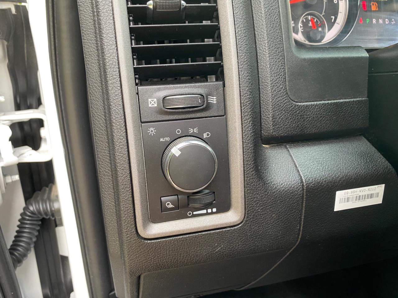 RAM 1500 Classic Tradesman 4x2 Quad Cab 6'4" Box 2021