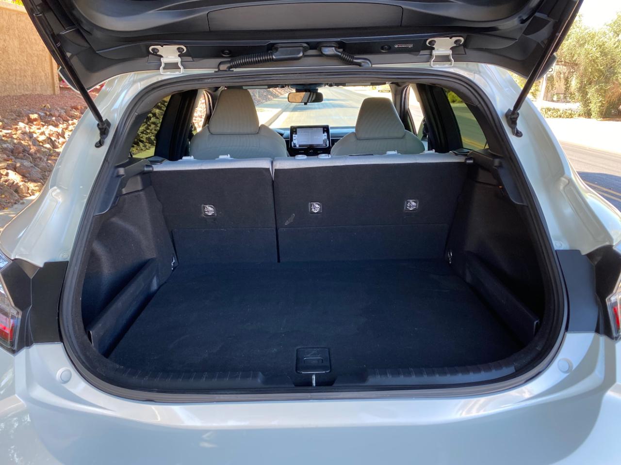 Toyota Corolla Hatchback SE CVT (Natl) 2019