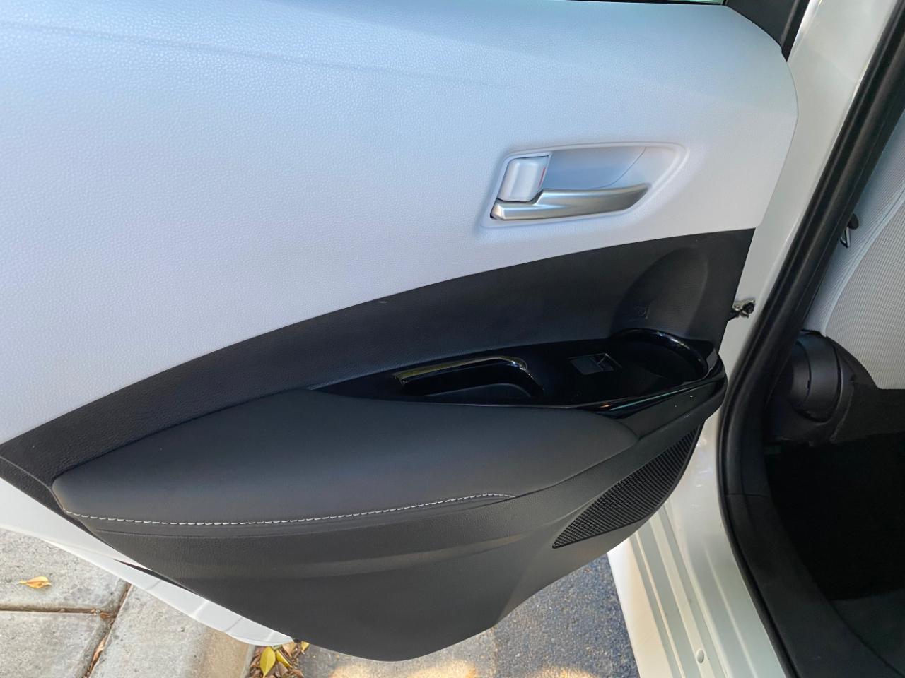 Toyota Corolla Hatchback SE CVT (Natl) 2019