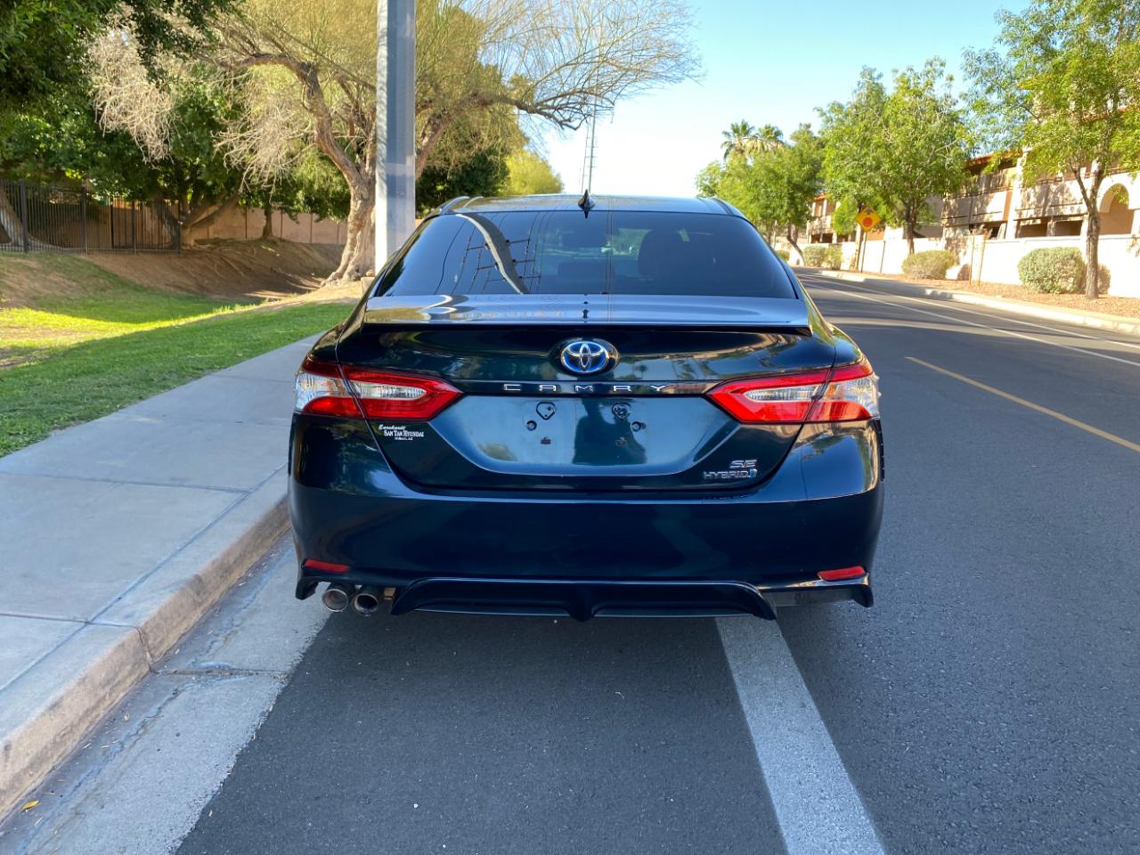 Toyota Camry Hybrid SE CVT (Natl) 2020