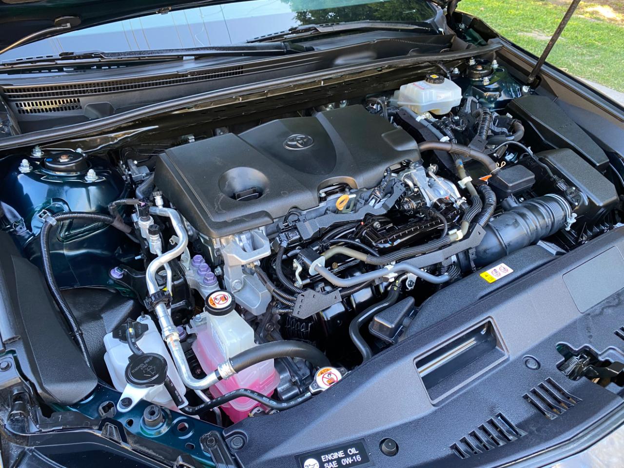 Toyota Camry Hybrid SE CVT (Natl) 2020