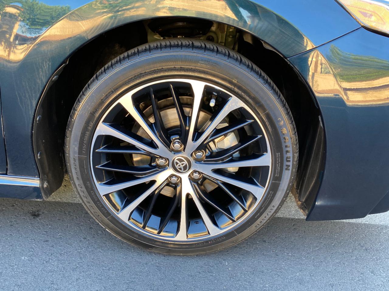 Toyota Camry Hybrid SE CVT (Natl) 2020