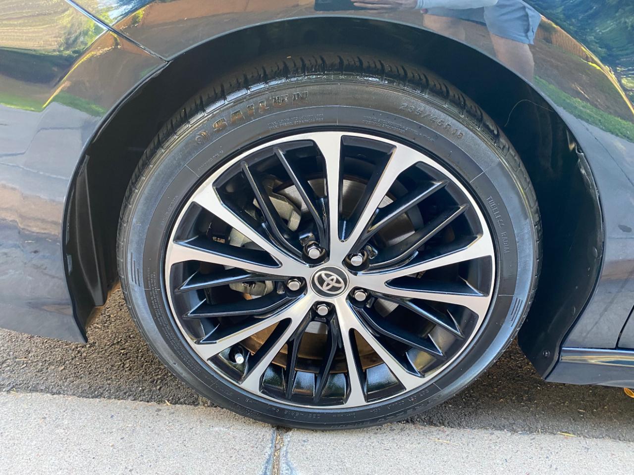 Toyota Camry Hybrid SE CVT (Natl) 2020