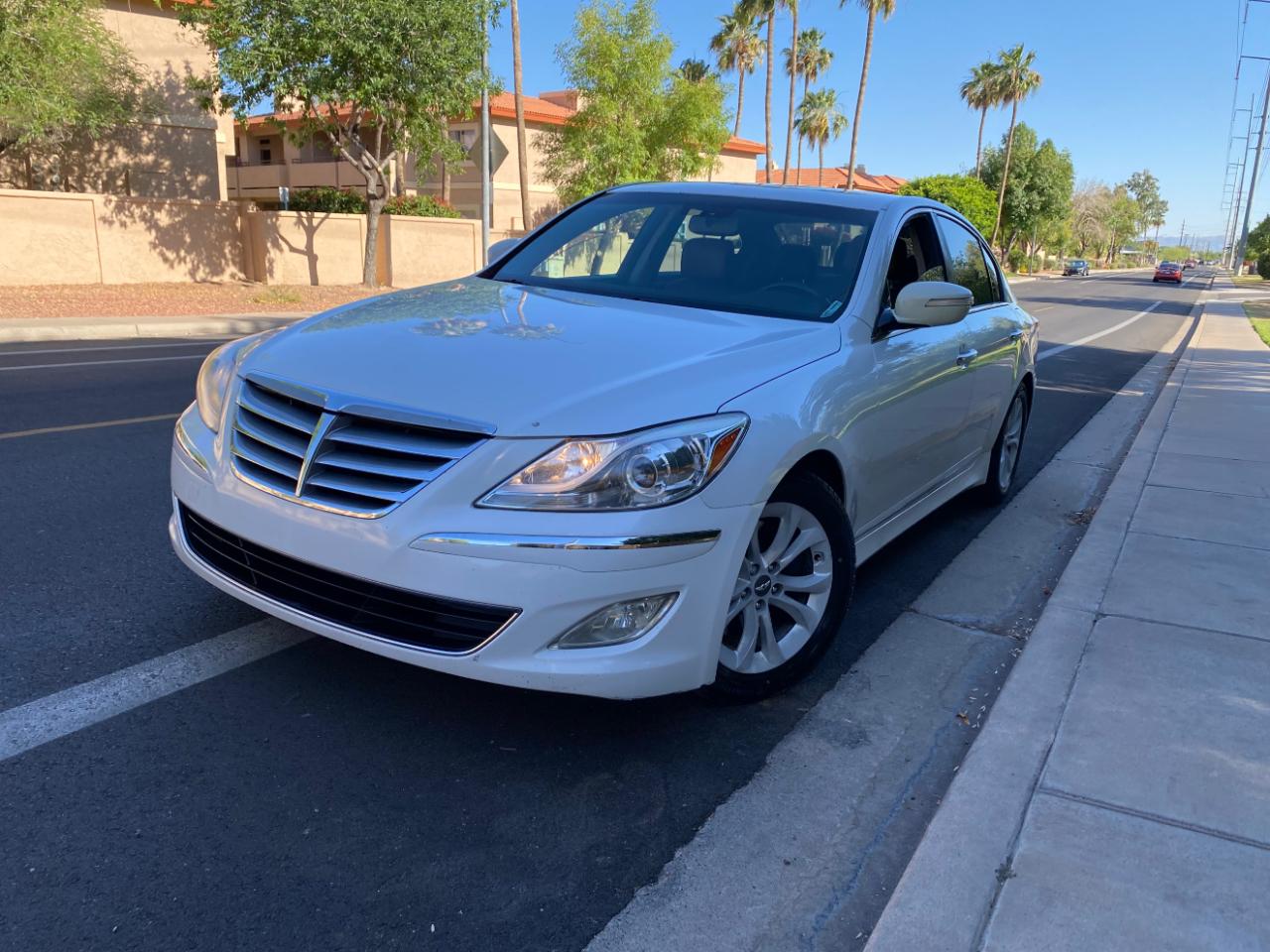 Hyundai Genesis 4dr Sdn V6 3.8L 2012
