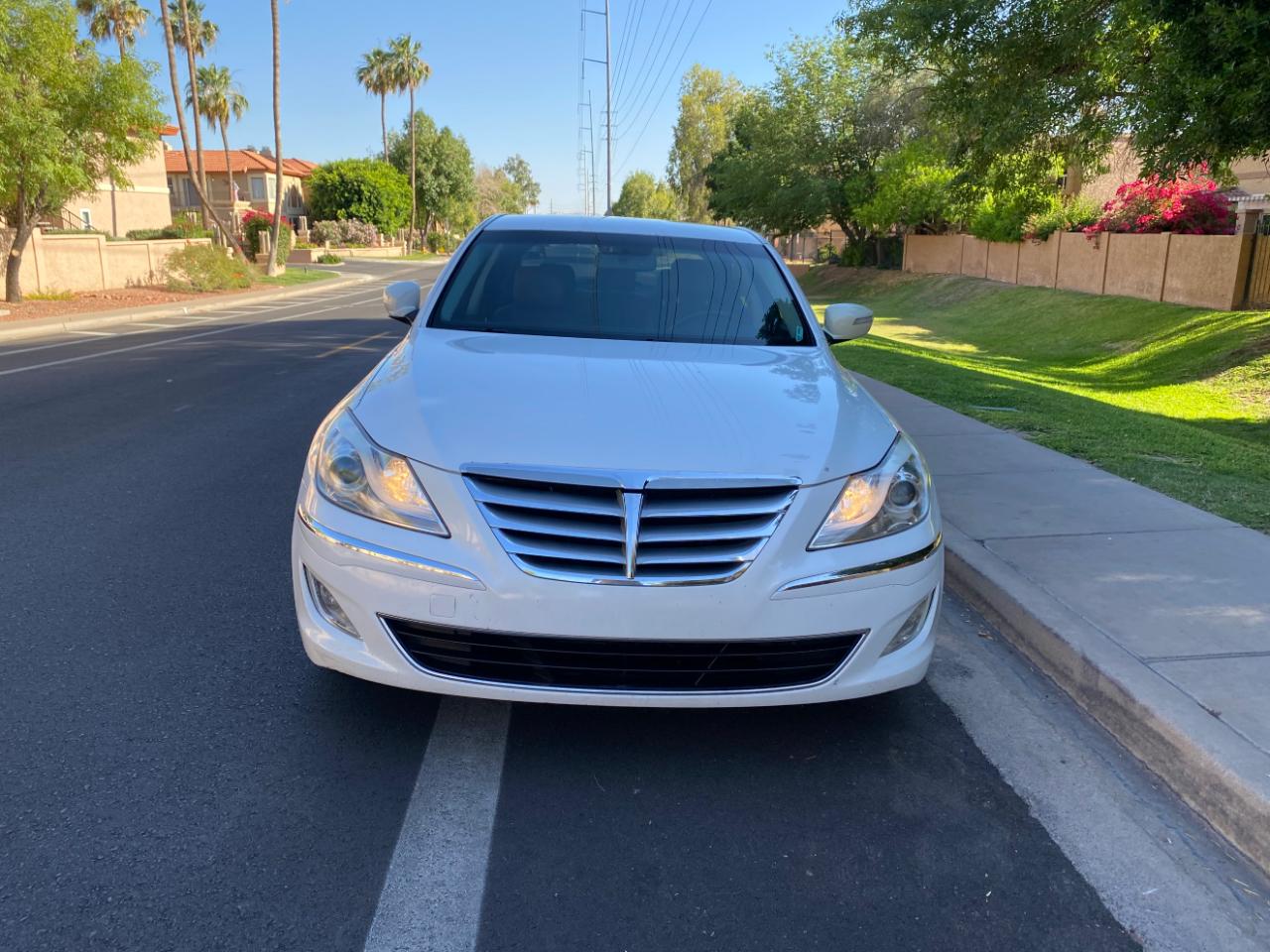 Hyundai Genesis 4dr Sdn V6 3.8L 2012