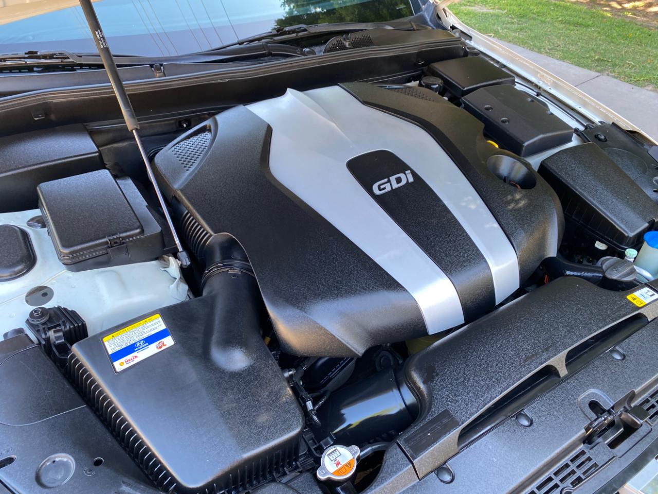 Hyundai Genesis 4dr Sdn V6 3.8L 2012