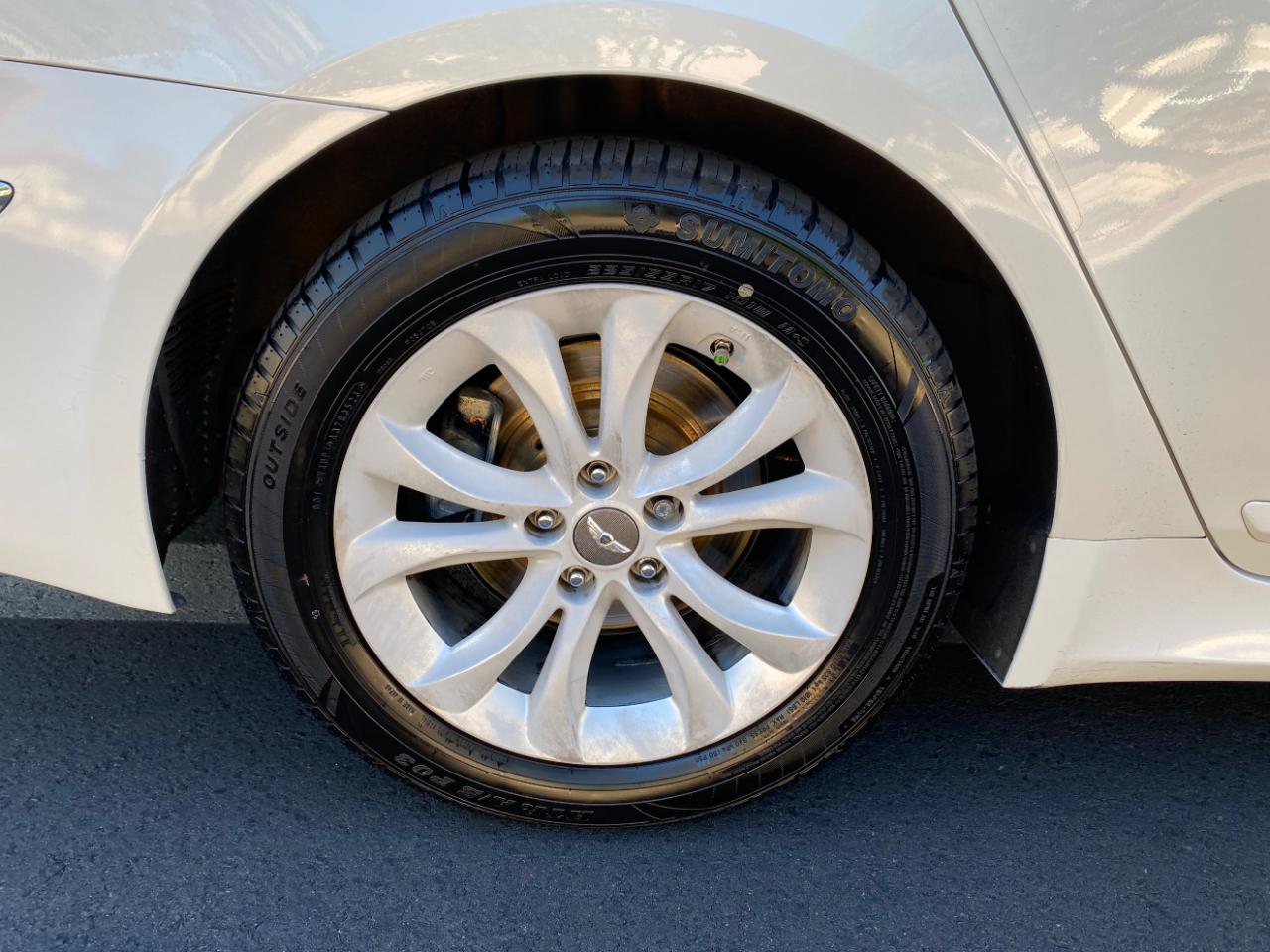 Hyundai Genesis 4dr Sdn V6 3.8L 2012