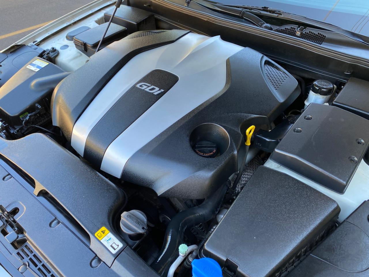 Hyundai Genesis 4dr Sdn V6 3.8L 2012
