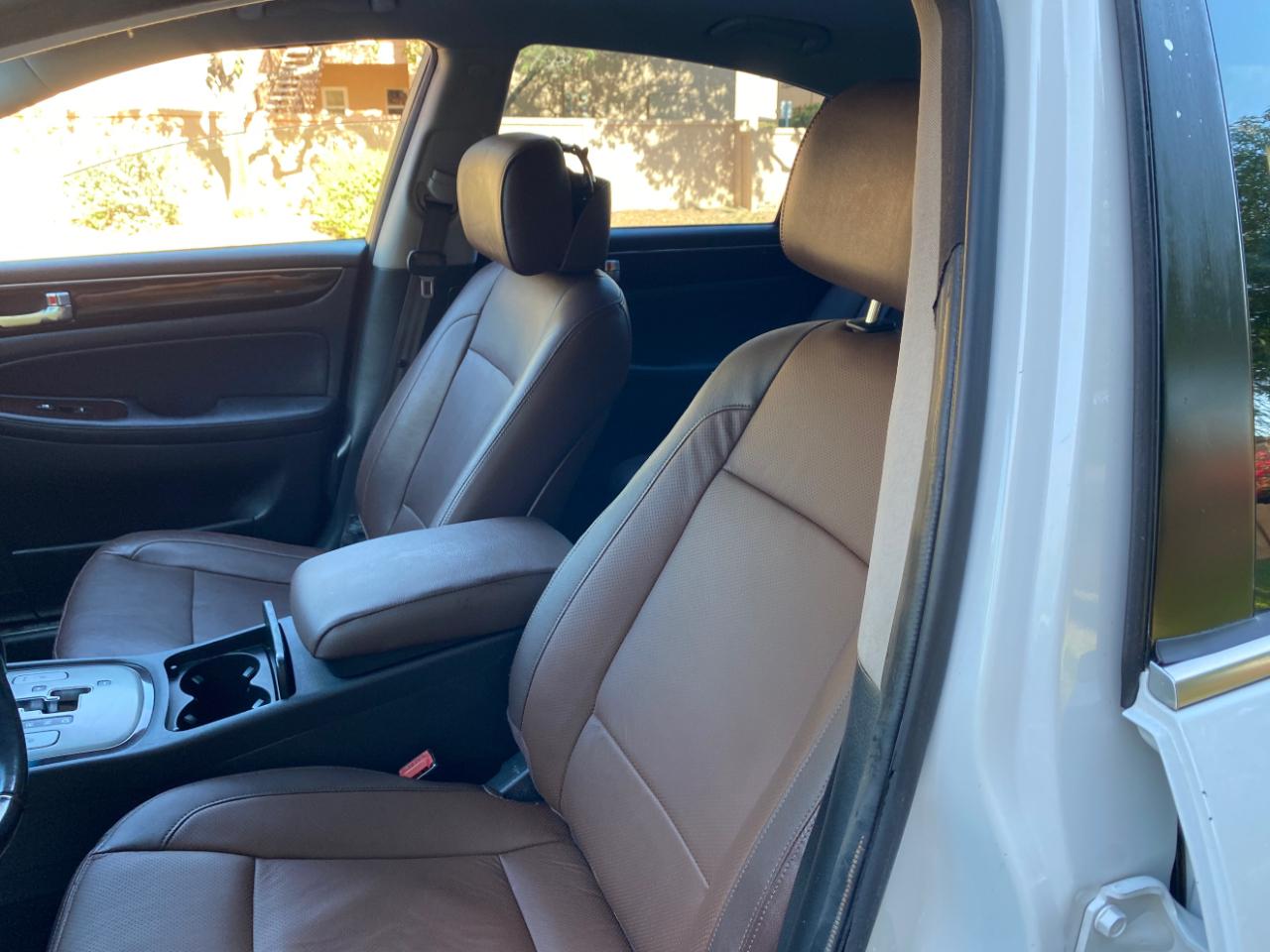 Hyundai Genesis 4dr Sdn V6 3.8L 2012