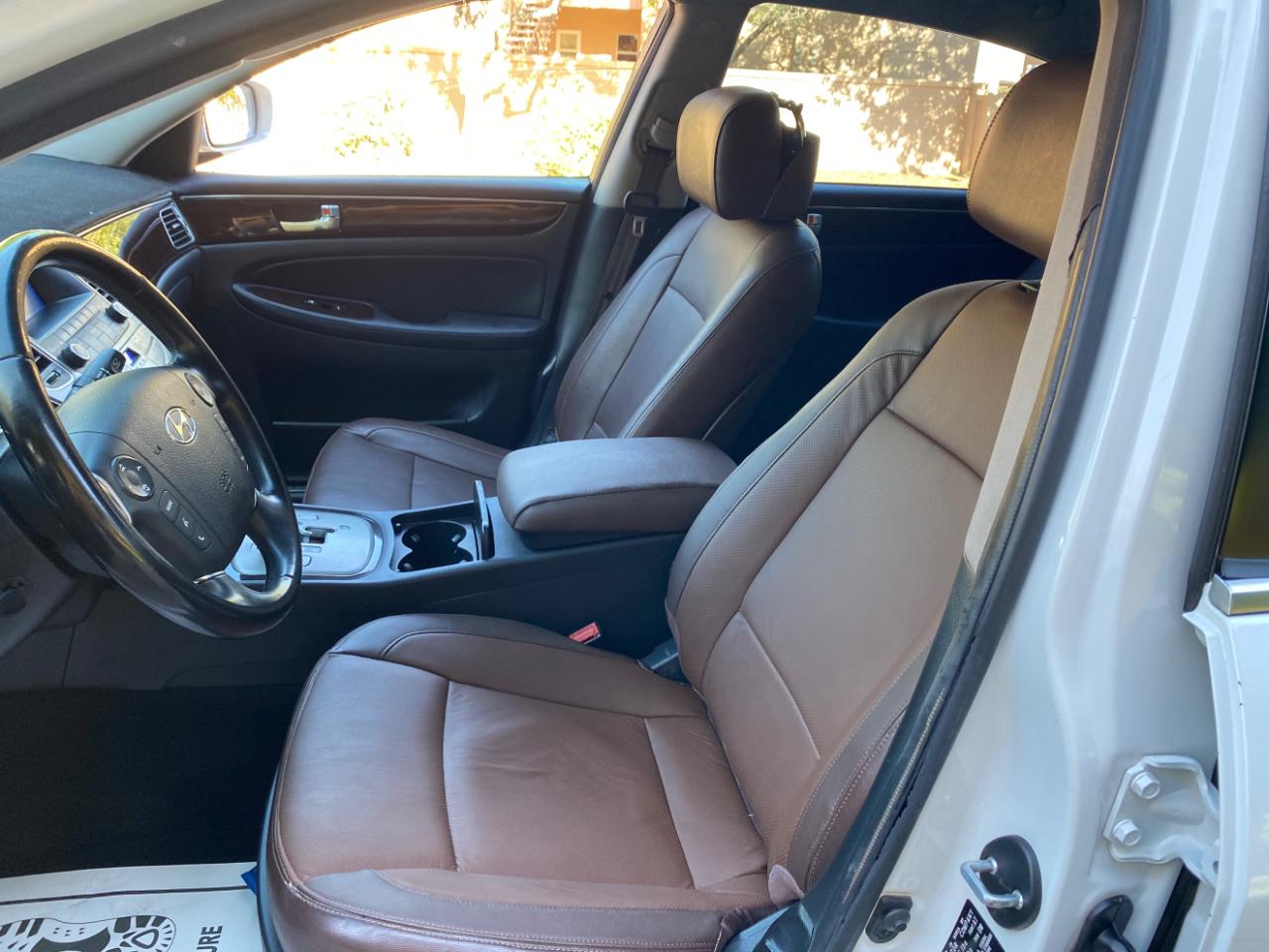 Hyundai Genesis 4dr Sdn V6 3.8L 2012