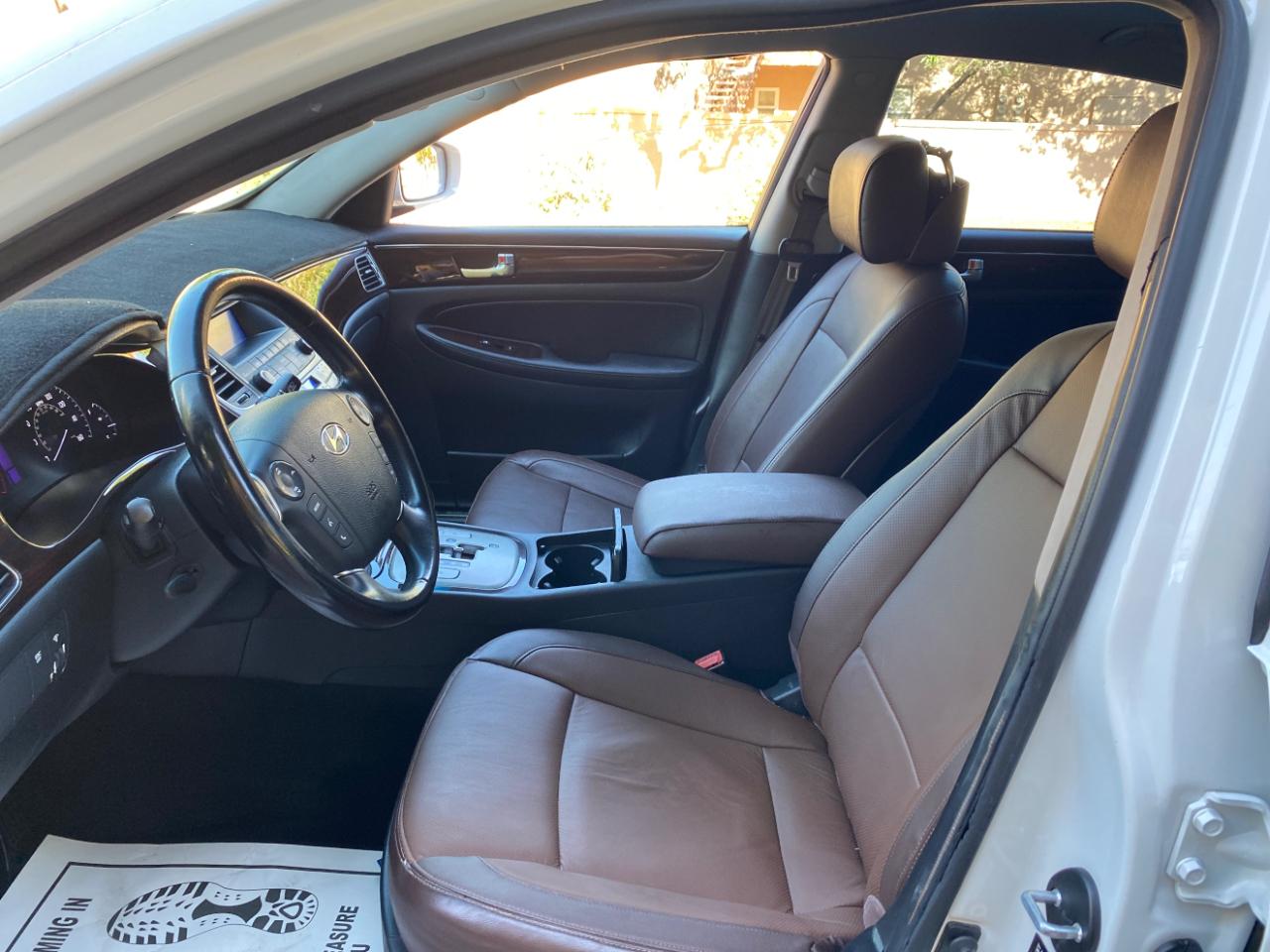Hyundai Genesis 4dr Sdn V6 3.8L 2012