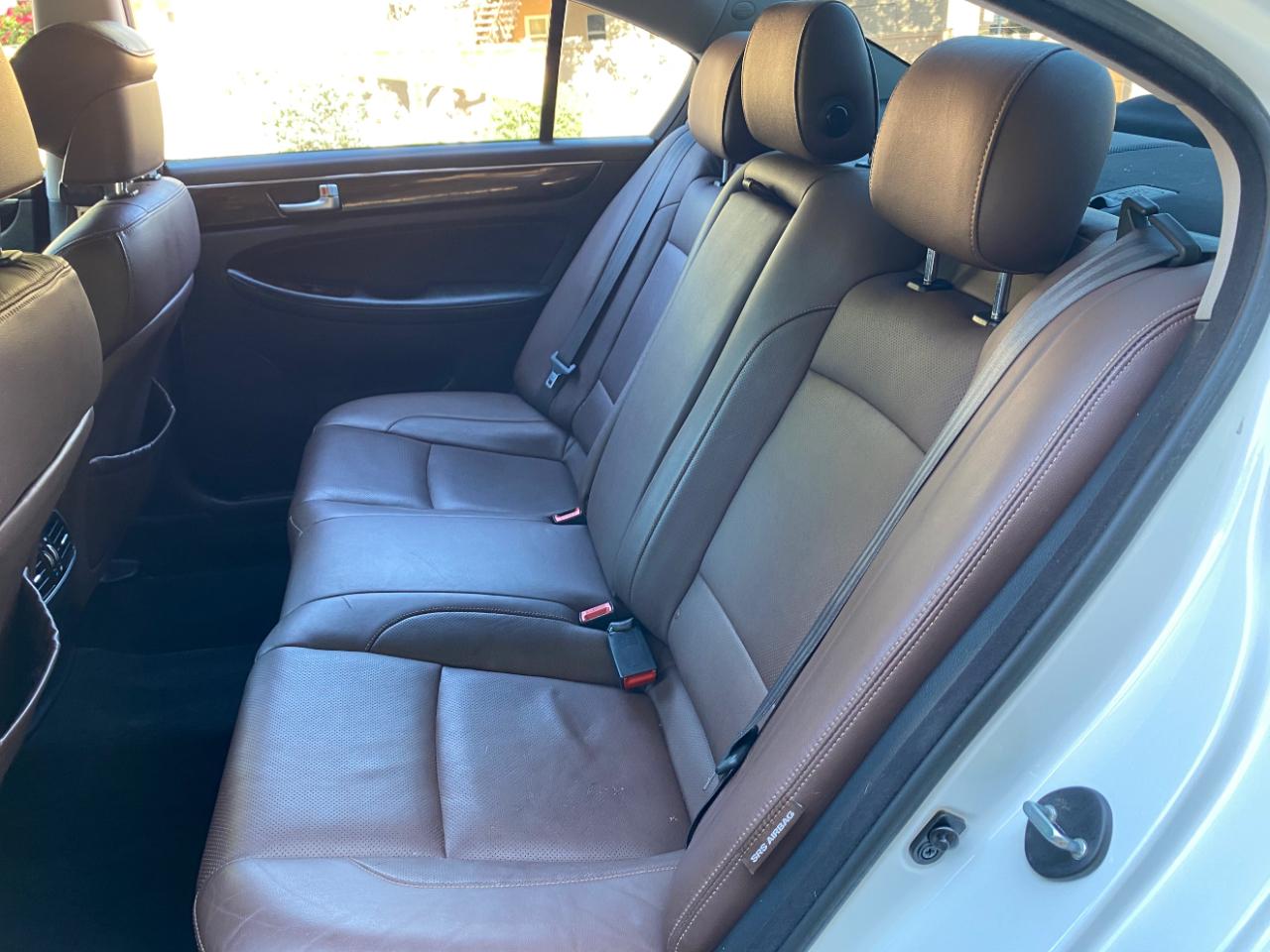 Hyundai Genesis 4dr Sdn V6 3.8L 2012