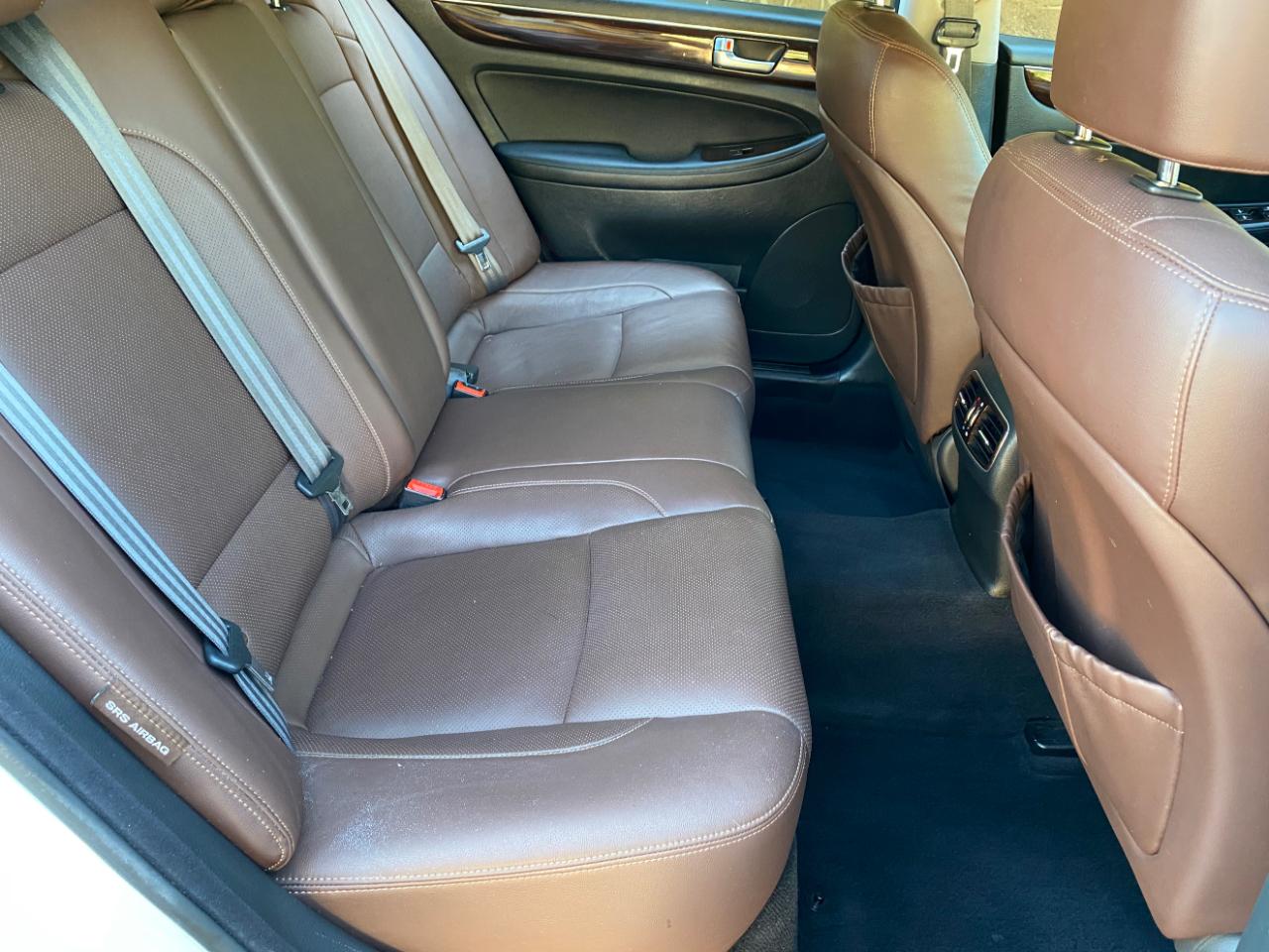 Hyundai Genesis 4dr Sdn V6 3.8L 2012