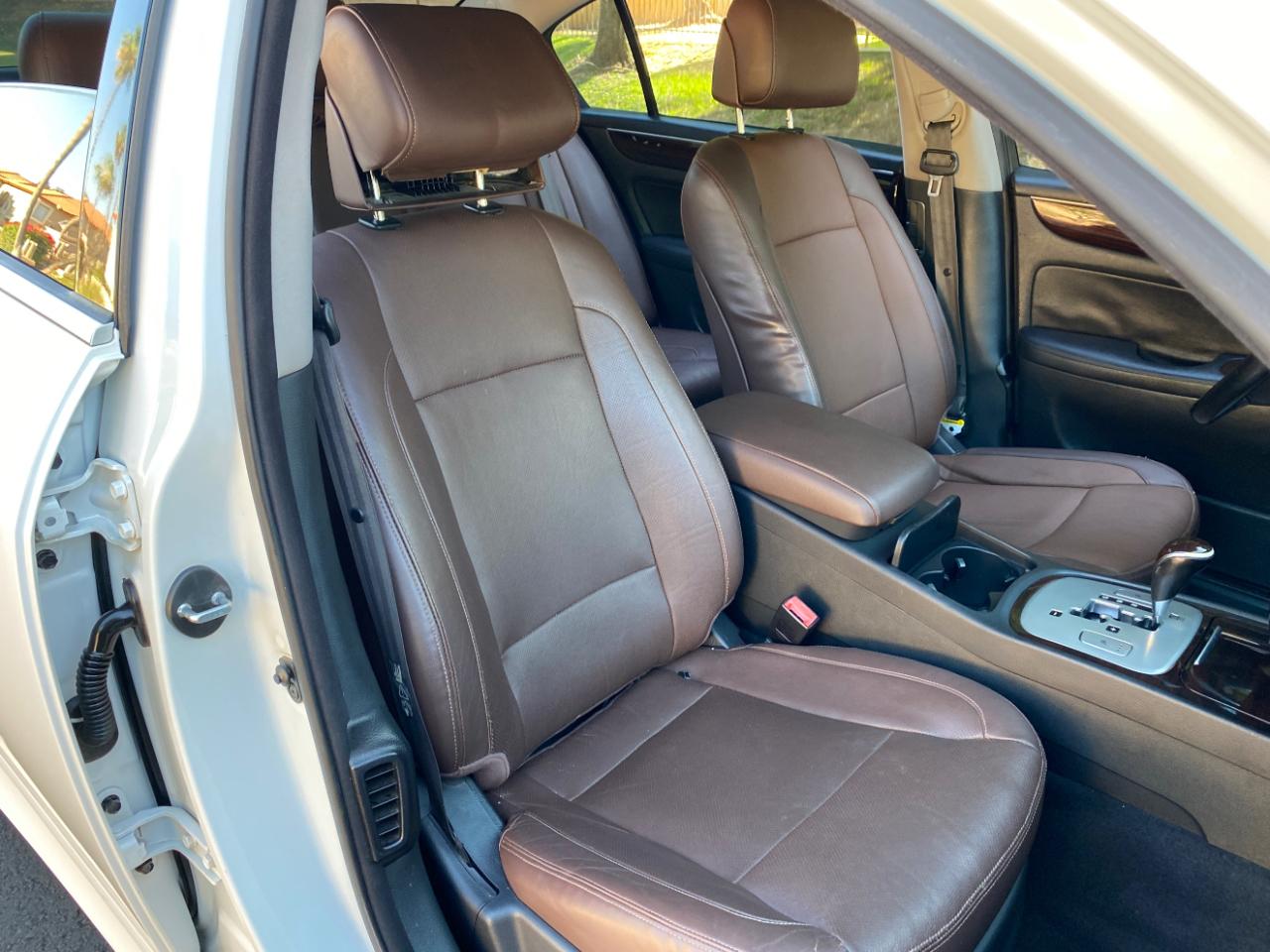 Hyundai Genesis 4dr Sdn V6 3.8L 2012