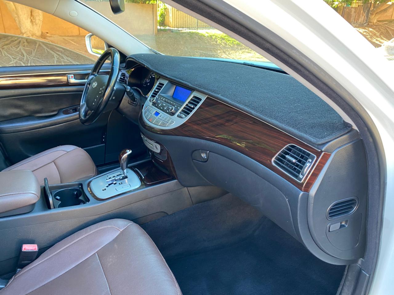Hyundai Genesis 4dr Sdn V6 3.8L 2012