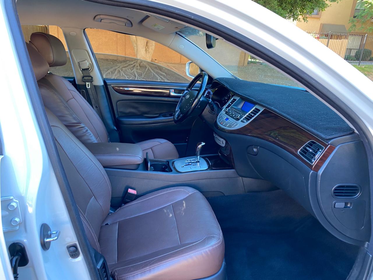 Hyundai Genesis 4dr Sdn V6 3.8L 2012