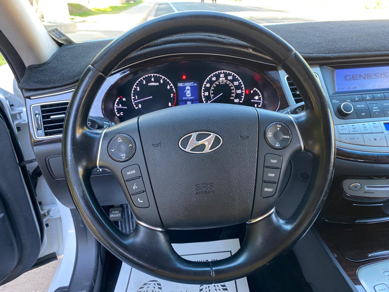 Hyundai Genesis 4dr Sdn V6 3.8L 2012