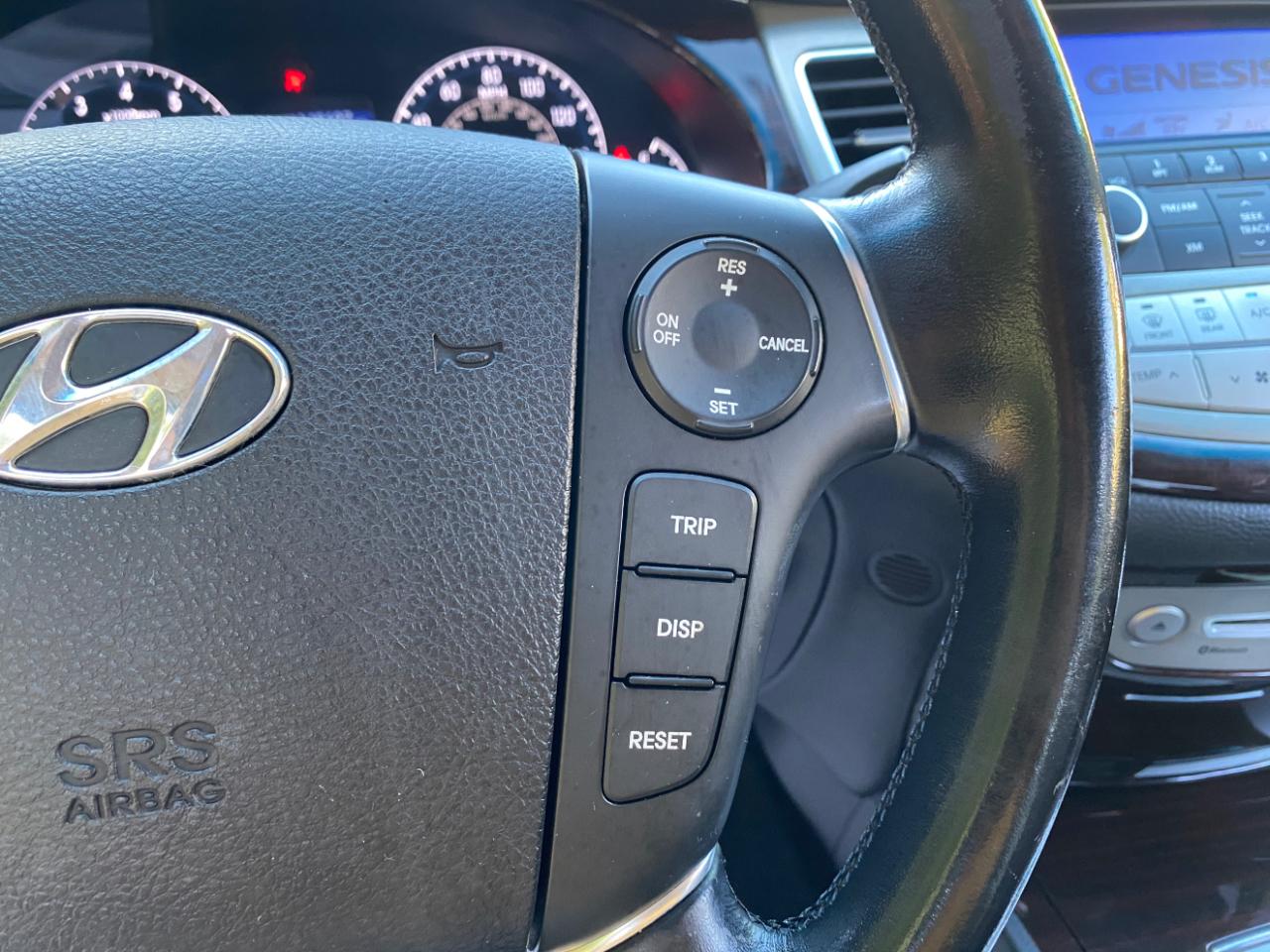 Hyundai Genesis 4dr Sdn V6 3.8L 2012