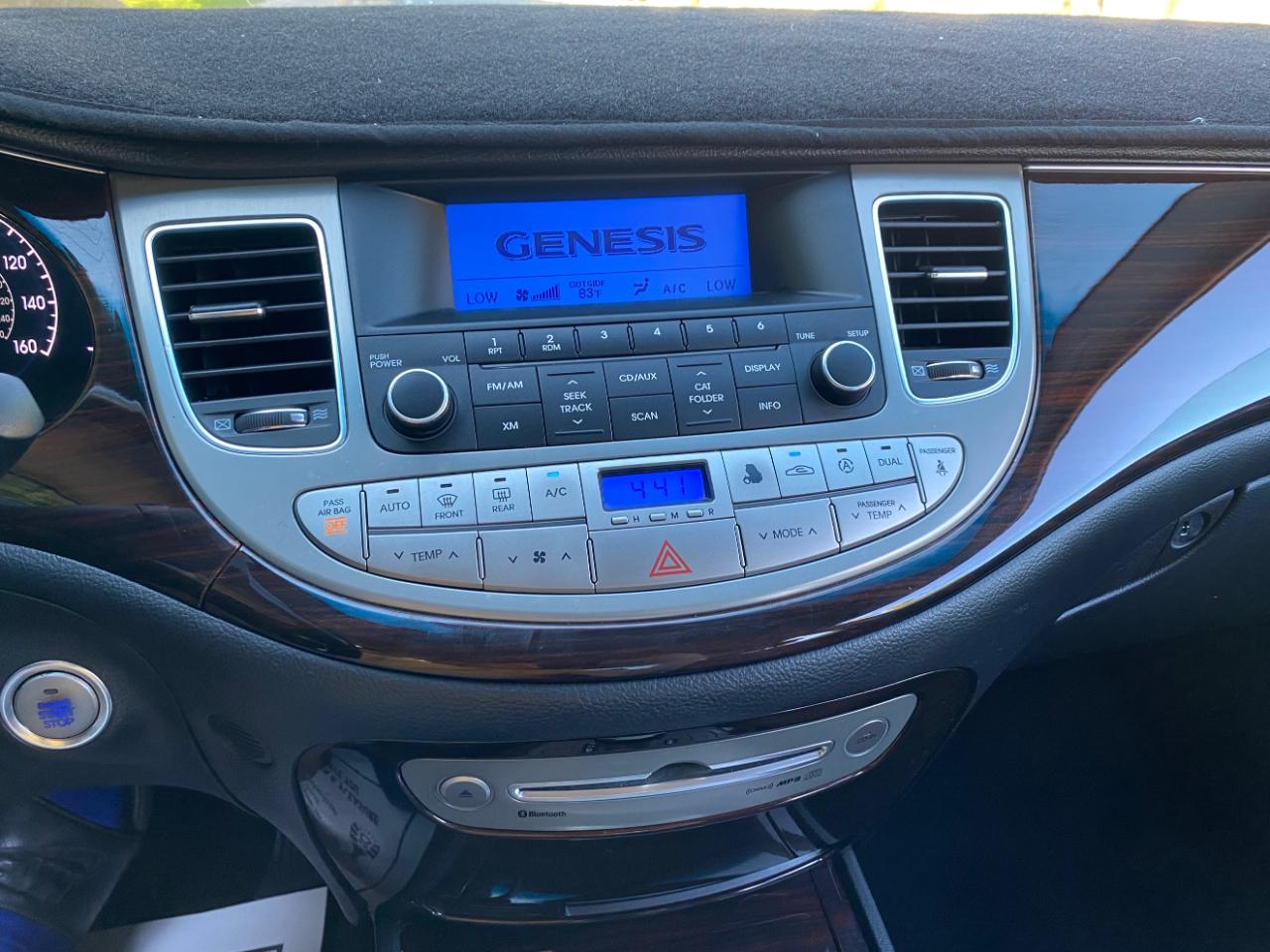 Hyundai Genesis 4dr Sdn V6 3.8L 2012