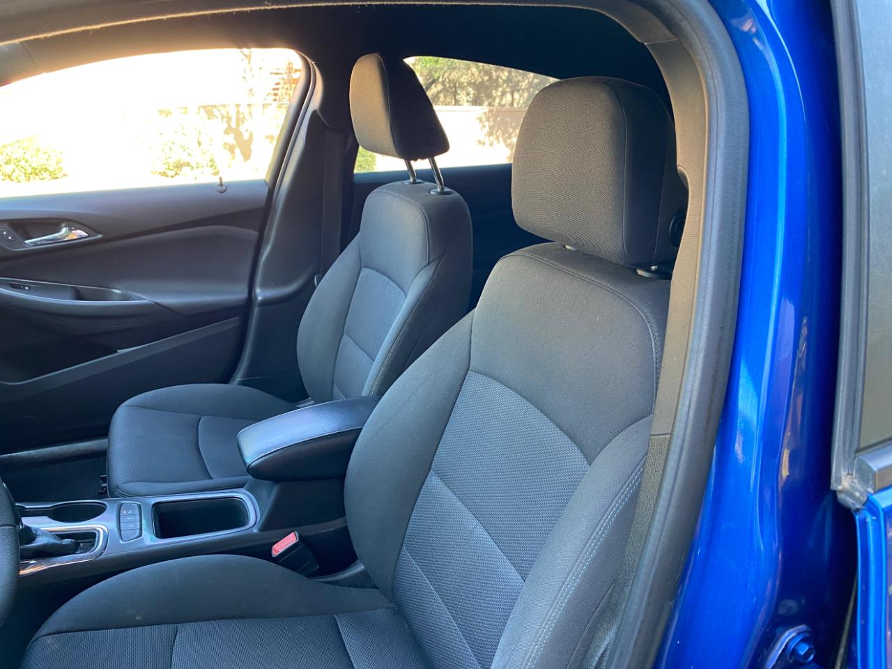 Chevrolet Cruze 4dr Sdn LT 2019