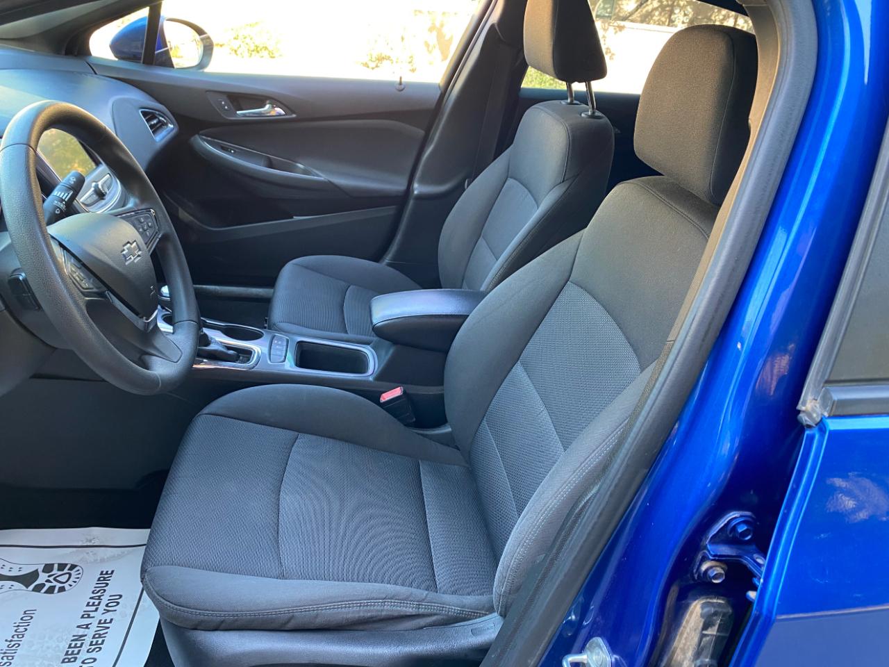 Chevrolet Cruze 4dr Sdn LT 2019