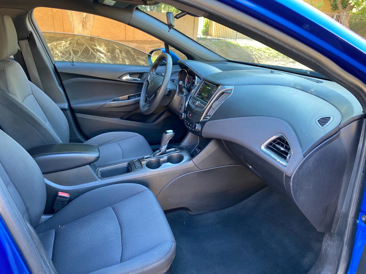Chevrolet Cruze 4dr Sdn LT 2019